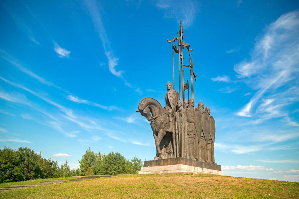 Монумент «Ледовое побоище» на Горе Соколиха
(Псковская область)